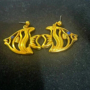 Vintage Avon Fish earrings